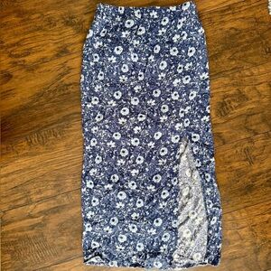Bacio stretchy Navy Floral Midi Skirt with Side Slit
